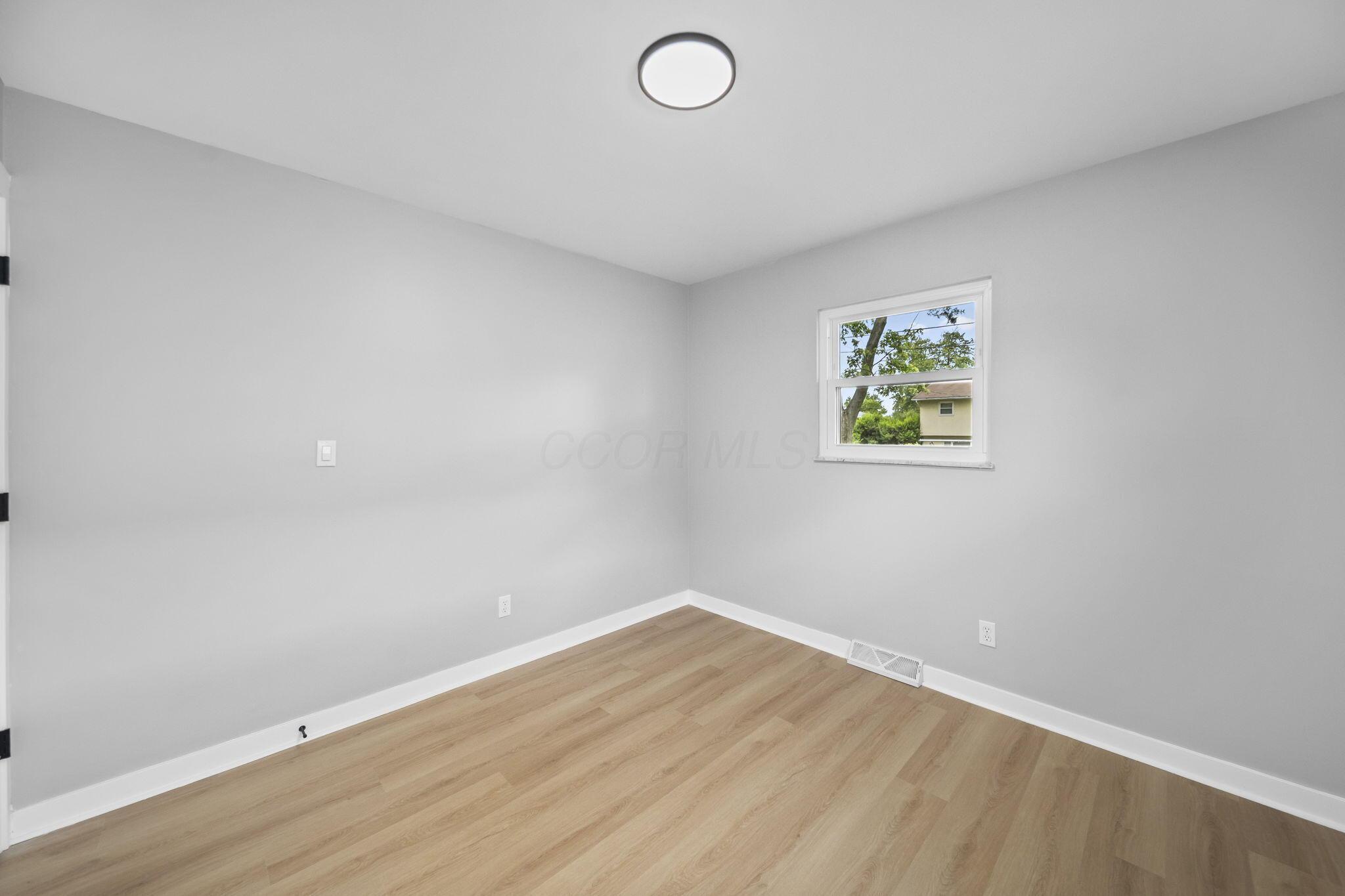 6365 Faircrest Road Columbus, OH 43229 - Photo 37 of 87 37-web-or-mls-DSC01127