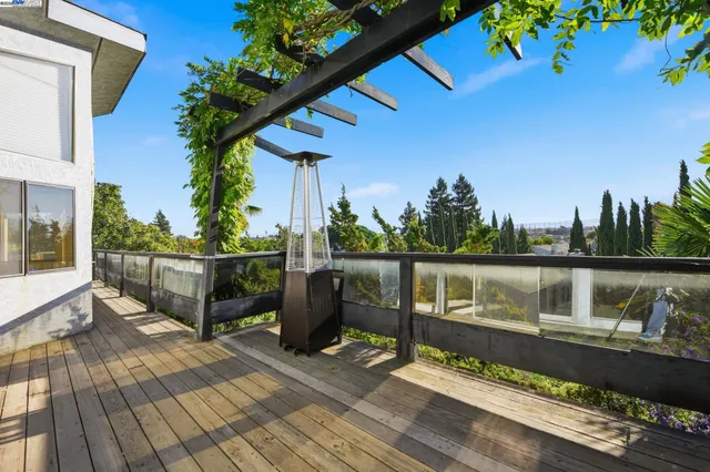 $1,199,800 | 29673 Holiday Street, Hayward, CA 94544