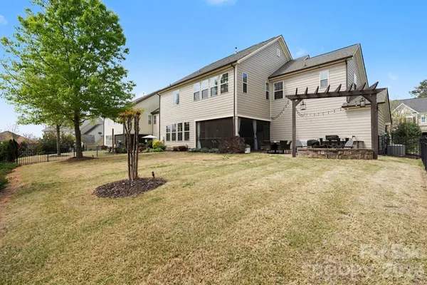 $798,000 | 17005 Luvera Lane, Charlotte, NC 28278