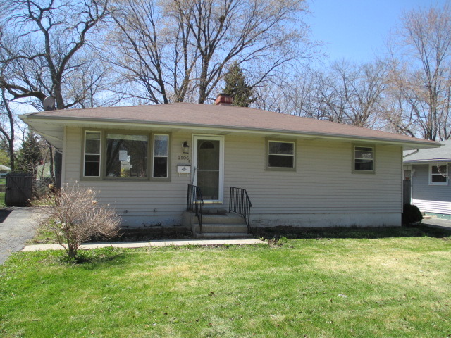2106 Gideon Avenue Zion, IL 60099 - Photo 1 of 20 a view of a house with a yard