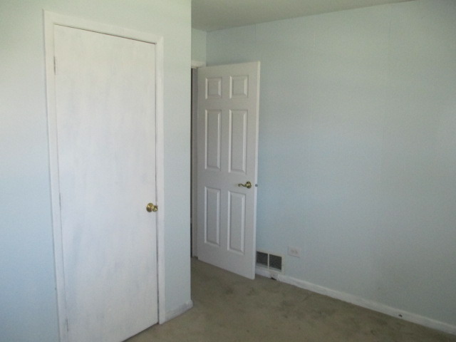 2106 Gideon Avenue Zion, IL 60099 - Photo 14 of 20 a view of an empty room
