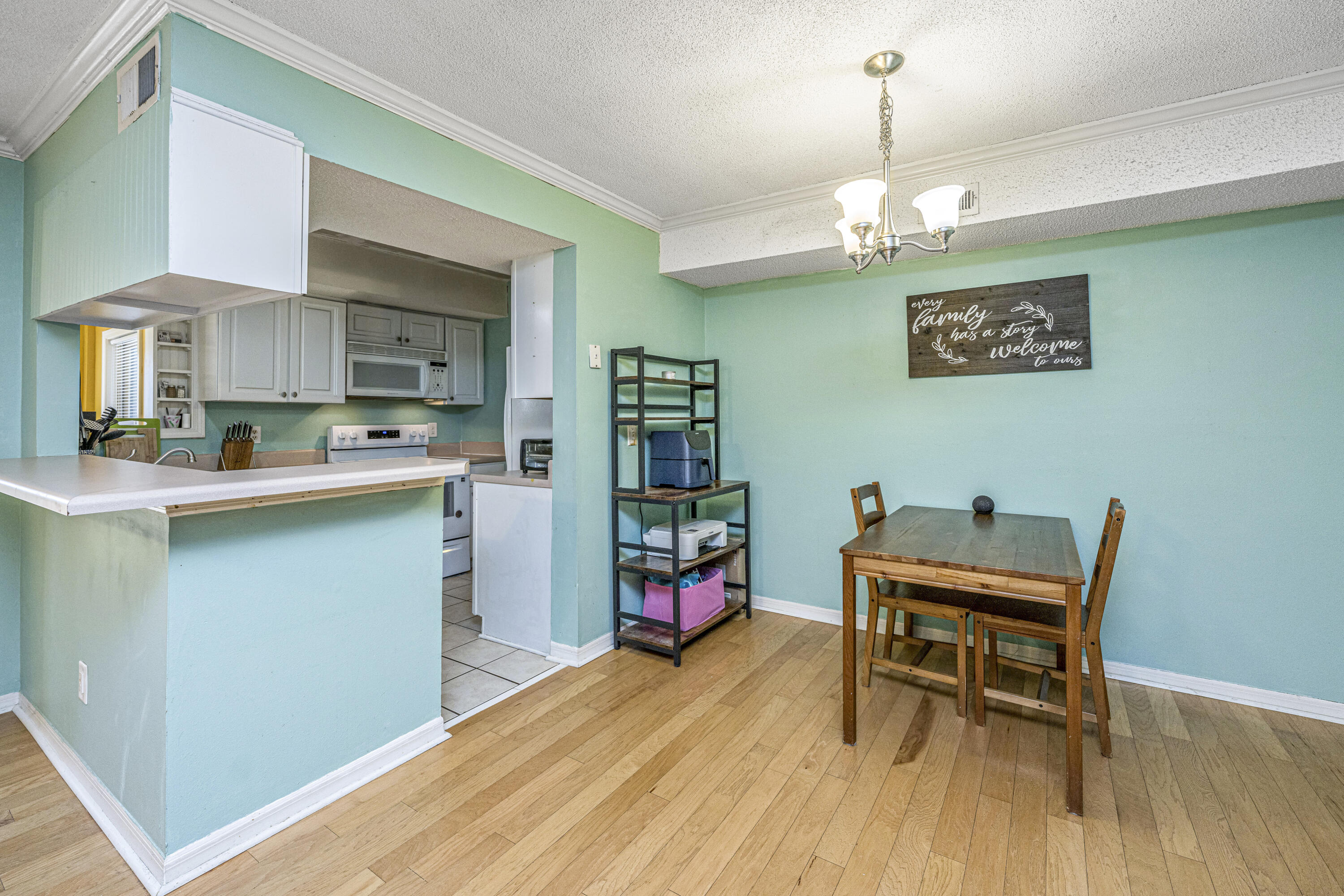 1867 Montclair Drive, Unit D Mount Pleasant, SC 29464 - Photo 15 of 30 Kitchen & Dining