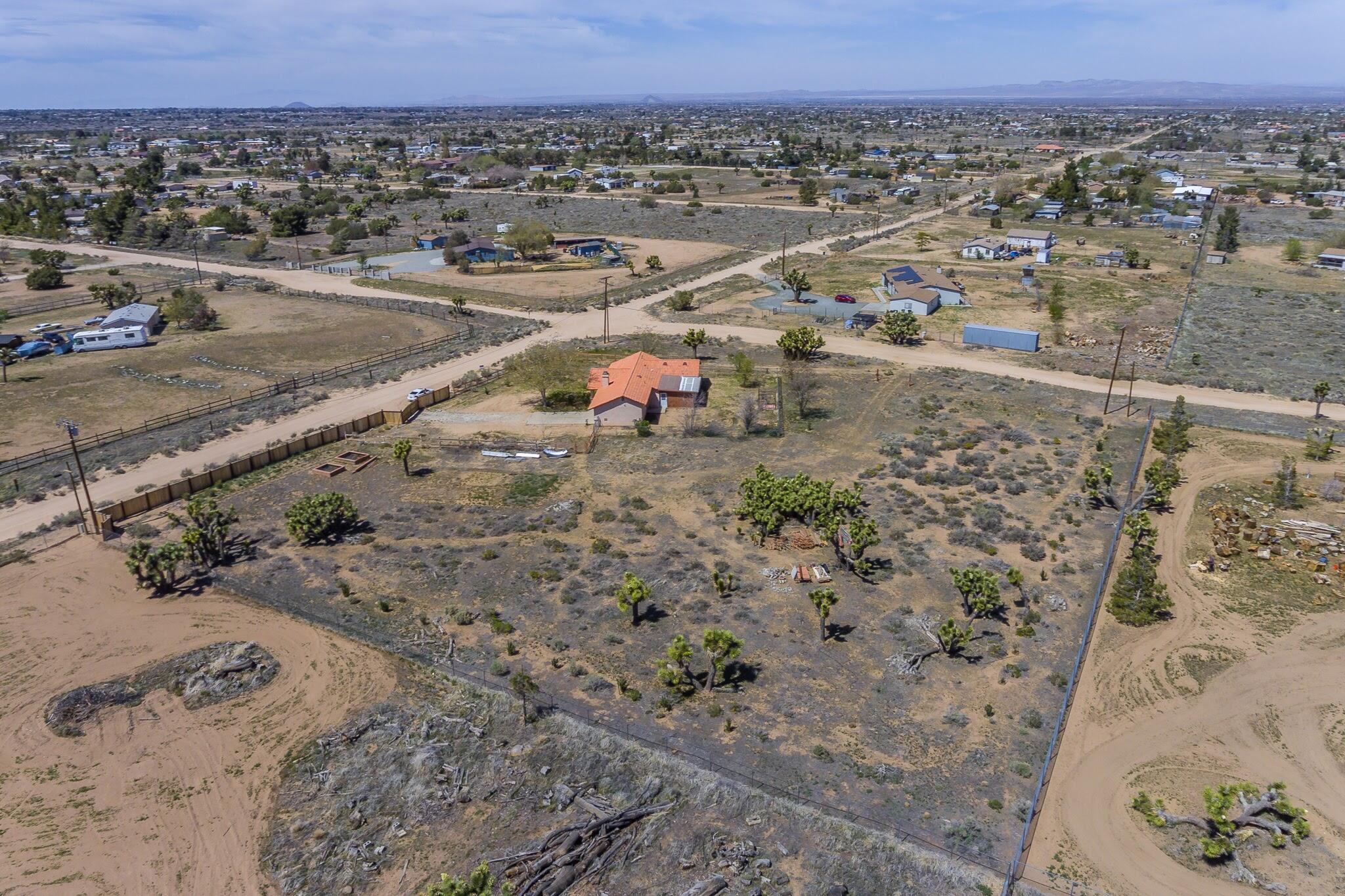 9275 Sonora Road Phelan, CA 92371 - Photo 3 of 28 9275 Sonora Rd-26