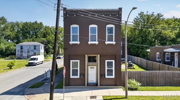 $349,999 | 125 Steins Street, St. Louis, MO 63111
