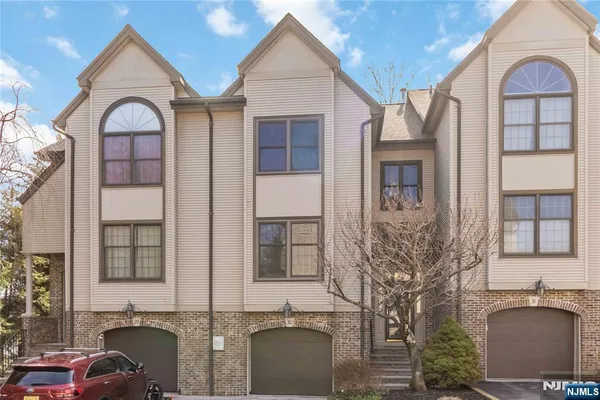 $630,000 | 30 Jordan Drive, River Edge, NJ 07661