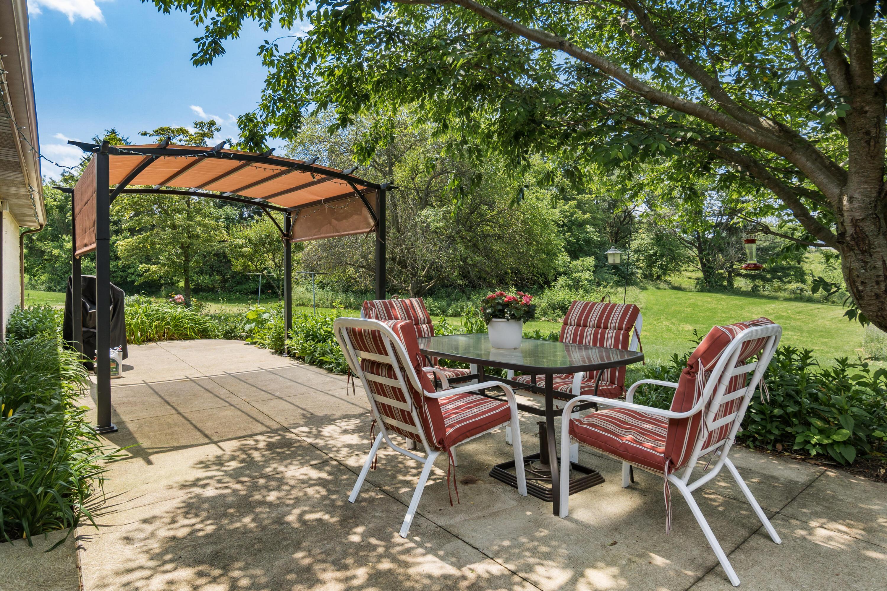 5795 Royalton Road Southwest Lancaster, OH 43130 - Photo 38 of 49 Large patio