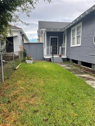 $1,800 | 1823 Rosiere Street, New Orleans, LA 70119