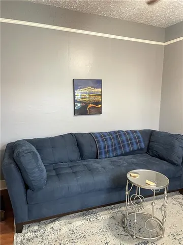 $1,800 | 1823 Rosiere Street, New Orleans, LA 70119