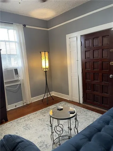 $1,800 | 1823 Rosiere Street, New Orleans, LA 70119