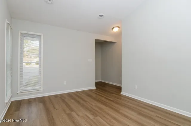 $1,300 | 735 Varsity Drive, Wilmington, NC 28403