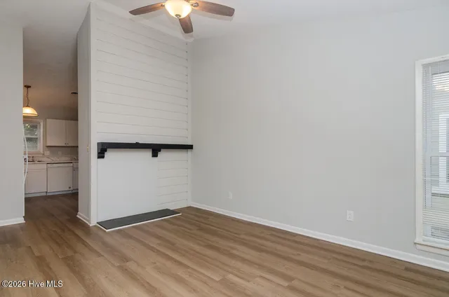 $1,300 | 735 Varsity Drive, Wilmington, NC 28403