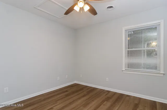 $1,300 | 735 Varsity Drive, Wilmington, NC 28403