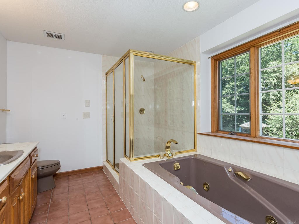 53 Stonehill Road East Longmeadow, MA 01028 - Photo 20 of 30 Gallery Image 20