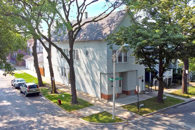 $539,900 | 3100 North St Louis Avenue, Chicago, IL 60618
