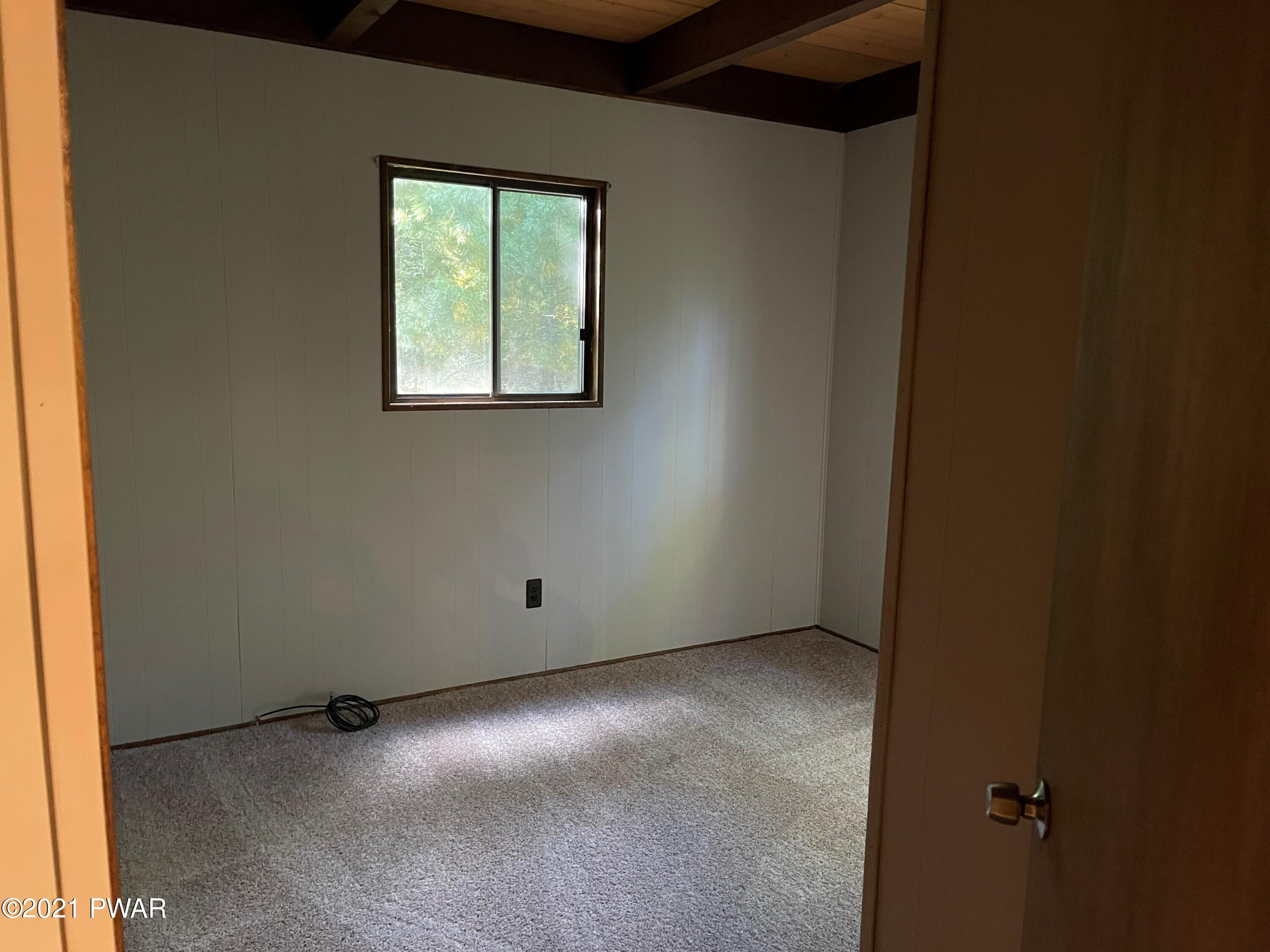143 Panda Road Dingmans Ferry, PA 18328 - Photo 7 of 23 8