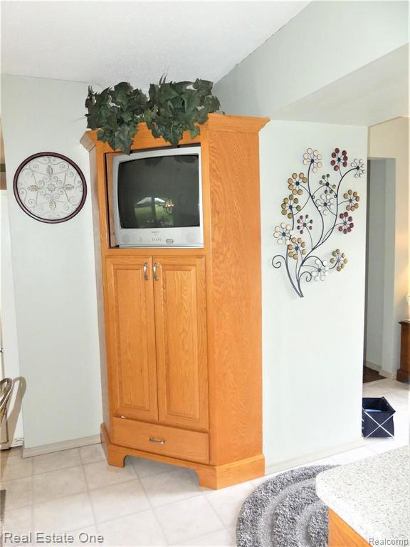 20390 Inkster Road Romulus, MI 48174 - Photo 21 of 49