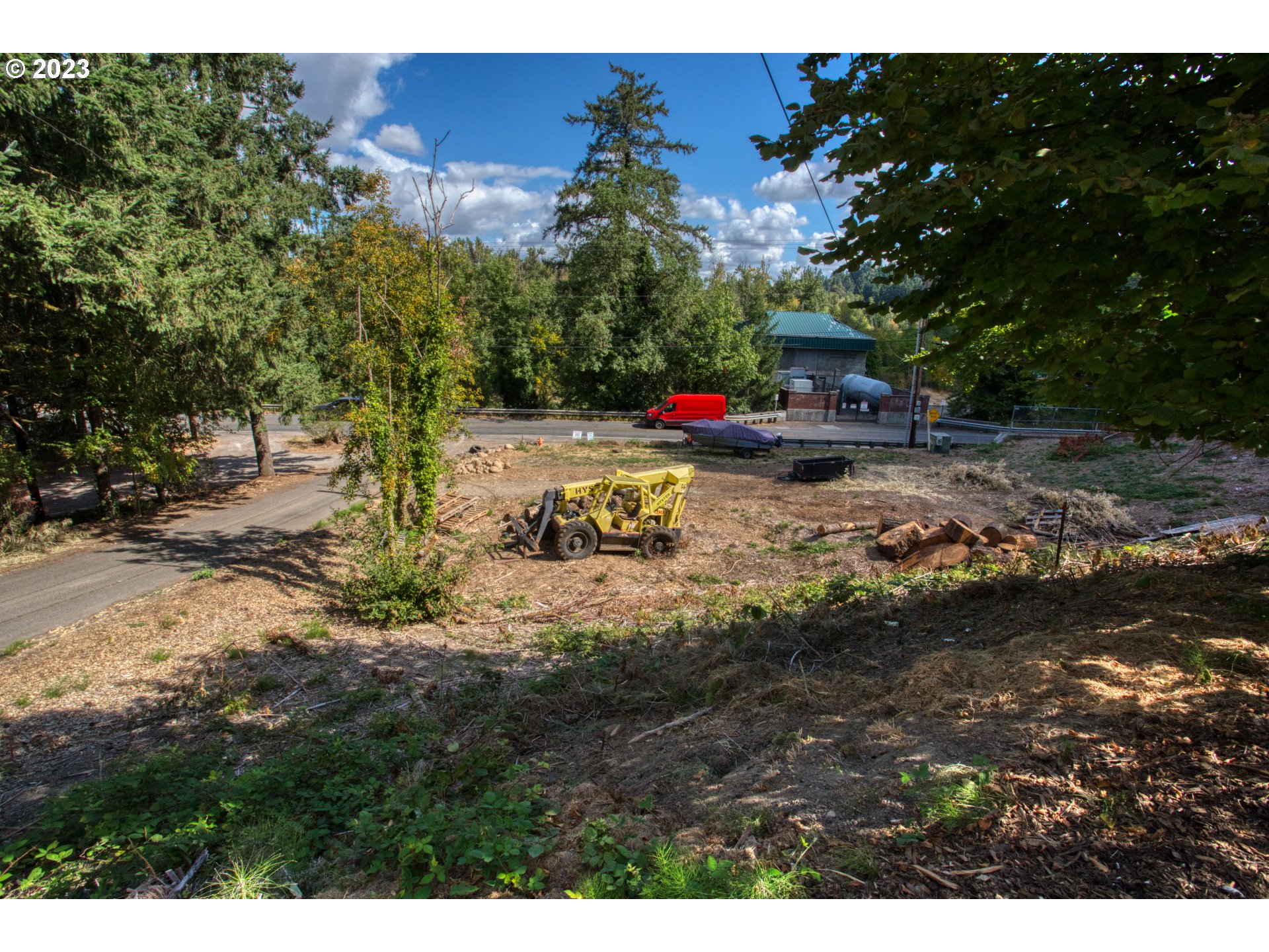 0 Clackamas River Drive Oregon City, OR 97045 - Photo 5 of 6 a backyard of a house with a tree