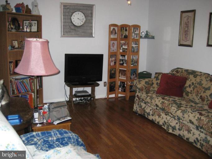 4246 Cabin Road Reva, VA 22735 - Photo 8 of 9 Living Room