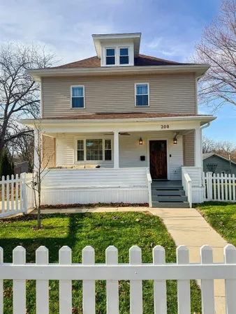 $289,900 | 208 Stoughton Road, Edgerton, WI 53534