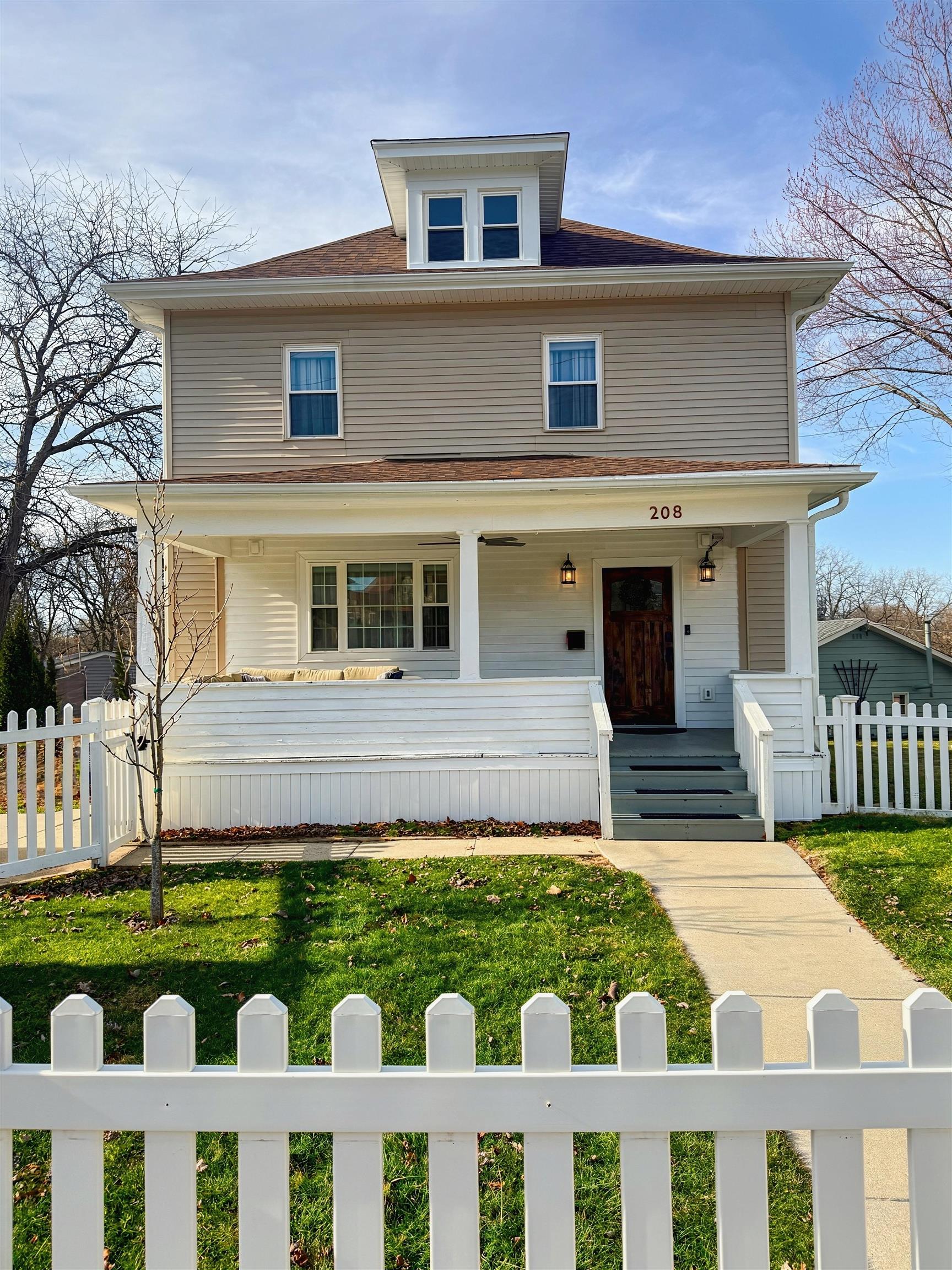 208 Stoughton Road Edgerton, WI 53534 - Photo 1 of 31