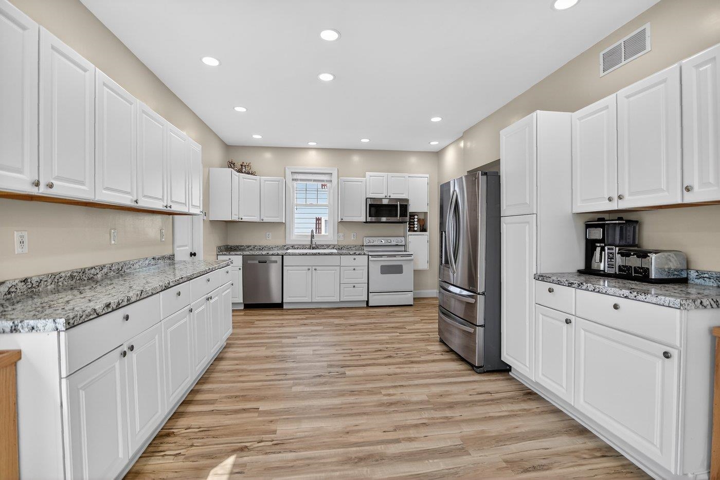 208 Stoughton Road Edgerton, WI 53534 - Photo 11 of 31