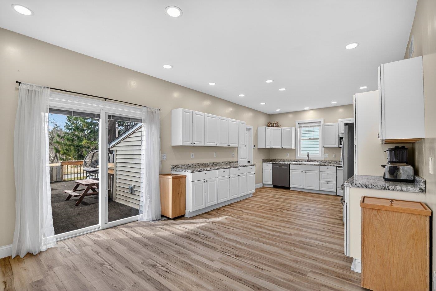 208 Stoughton Road Edgerton, WI 53534 - Photo 12 of 31