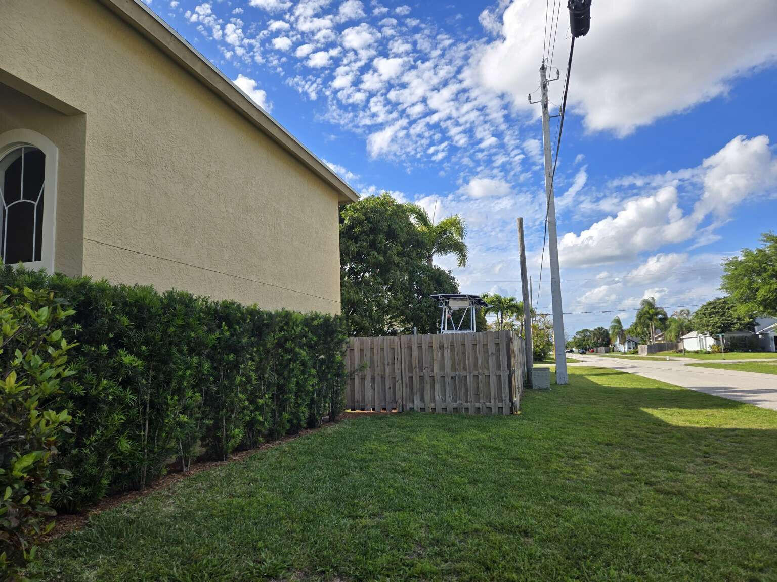 6211 Drake Street Jupiter, FL 33458 - Photo 6 of 39 006_Allen.6