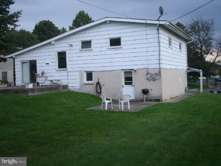 122 Blue Ridge Road Plymouth Meeting, PA 19462 - Photo 4 of 12 Exterior Back