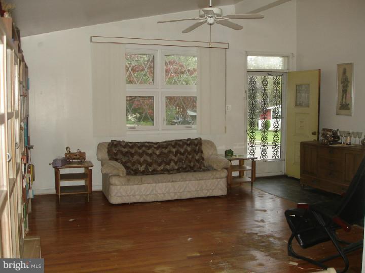 122 Blue Ridge Road Plymouth Meeting, PA 19462 - Photo 8 of 12 Living Room