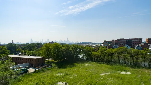 $1,200,000 | 2235 West Oakdale Avenue, Unit 4D, Chicago, IL 60618