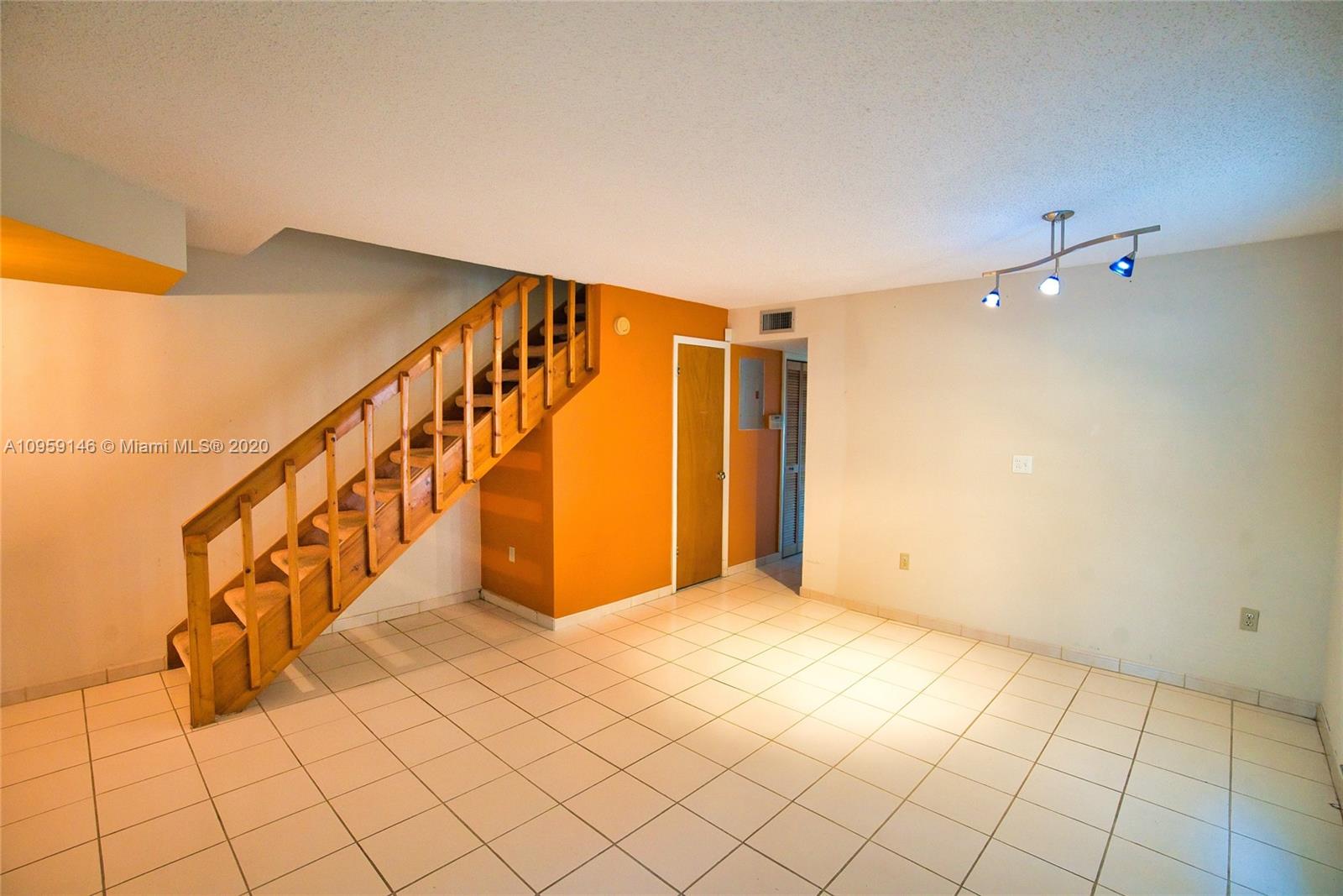 3593 Southwest 17th Street, Unit 3593 Miami, FL 33145 - Photo 4 of 32