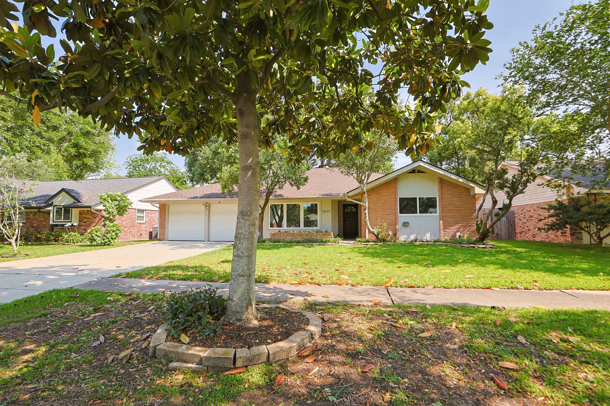 5410 Indigo Street Houston, TX 77096 - Photo 2 of 30 Welcome to this Charming Fully updated Meyerland home with NO Flooding history and a brand new roof and driveway.