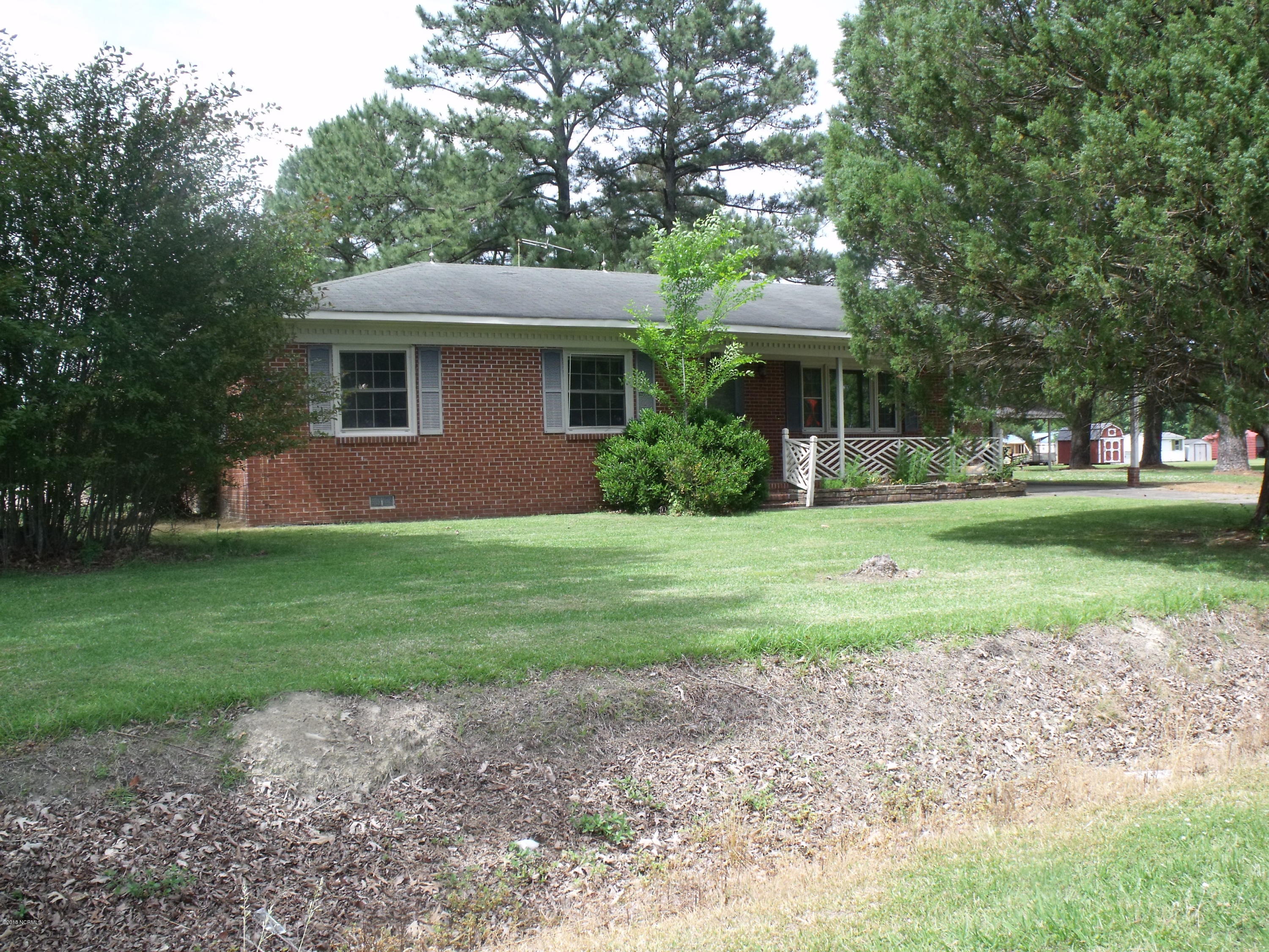 1015 West Islands Road Williamston, NC 27892 - Photo 1 of 13 Front