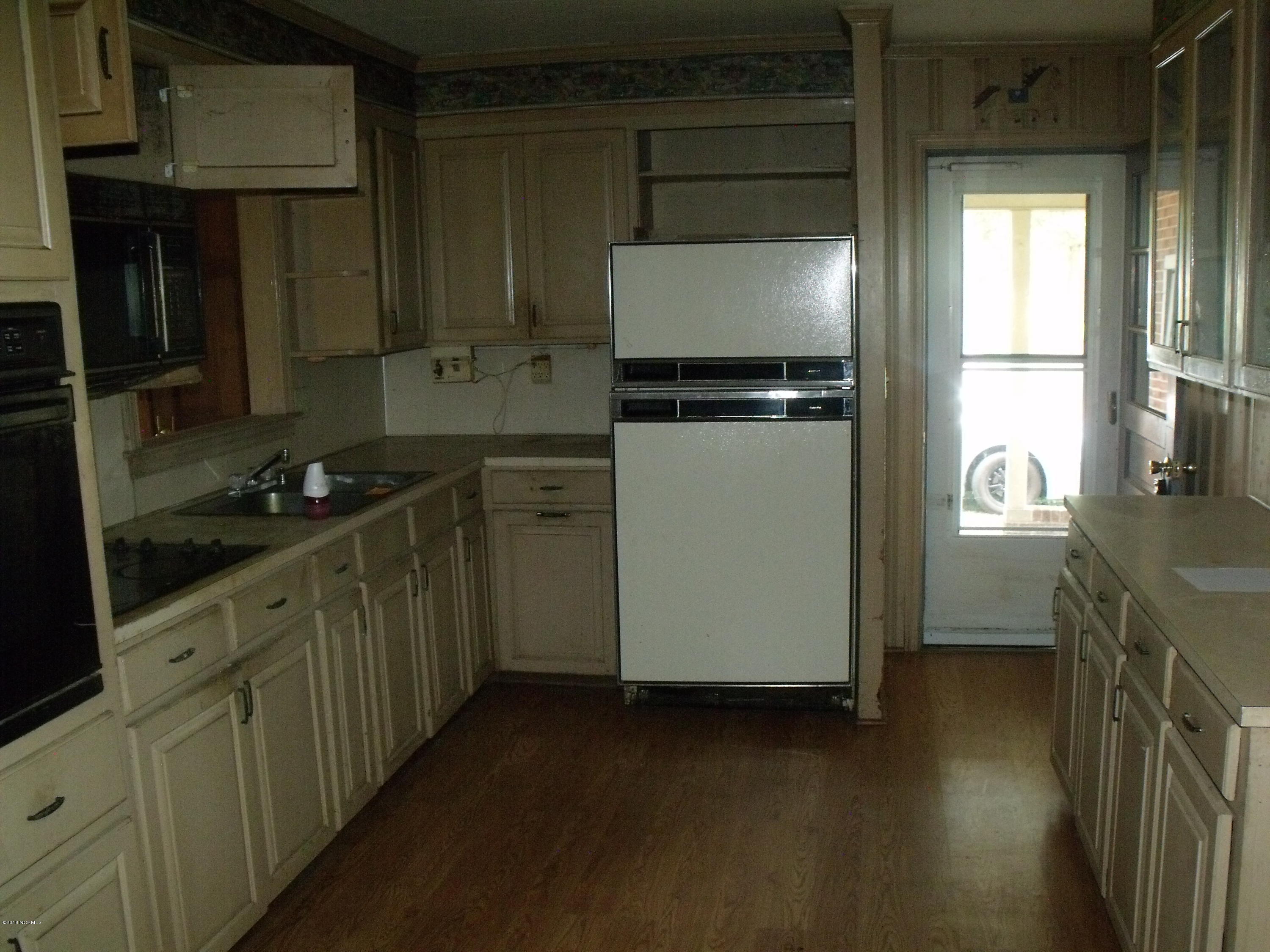 1015 West Islands Road Williamston, NC 27892 - Photo 6 of 13 15 KITYCHEN