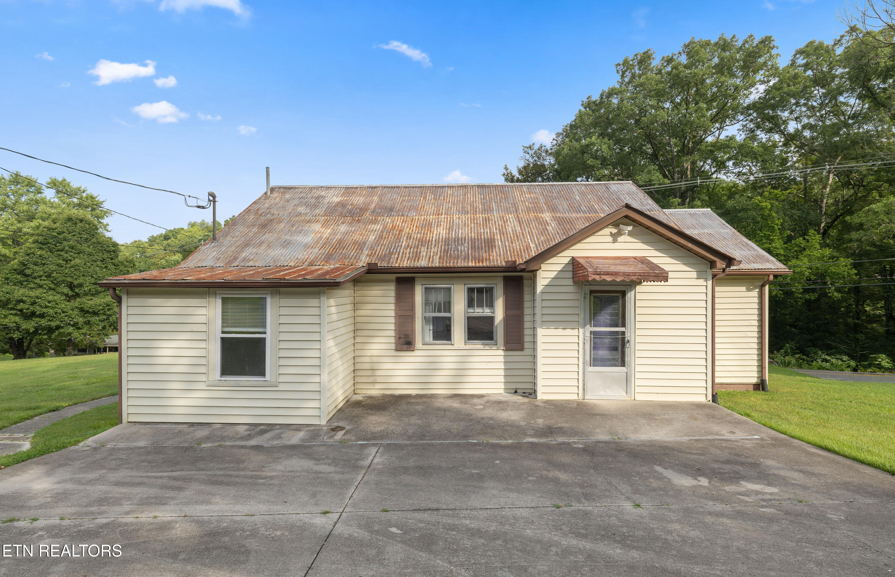 2918-2920 Miller Road Powell, TN 37849 - Photo 16 of 18 Positive Perceptions-2