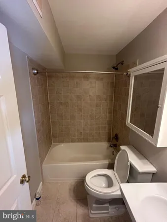 $2,900 | 5940 Founders Hill Drive, Unit 303, Alexandria, VA 22310