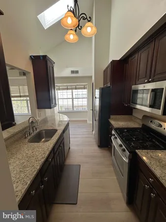 $2,900 | 5940 Founders Hill Drive, Unit 303, Alexandria, VA 22310