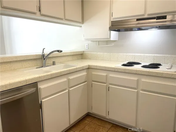 $4,500 | 1007 South Catalina Avenue, Unit 104, Redondo Beach, CA 90277