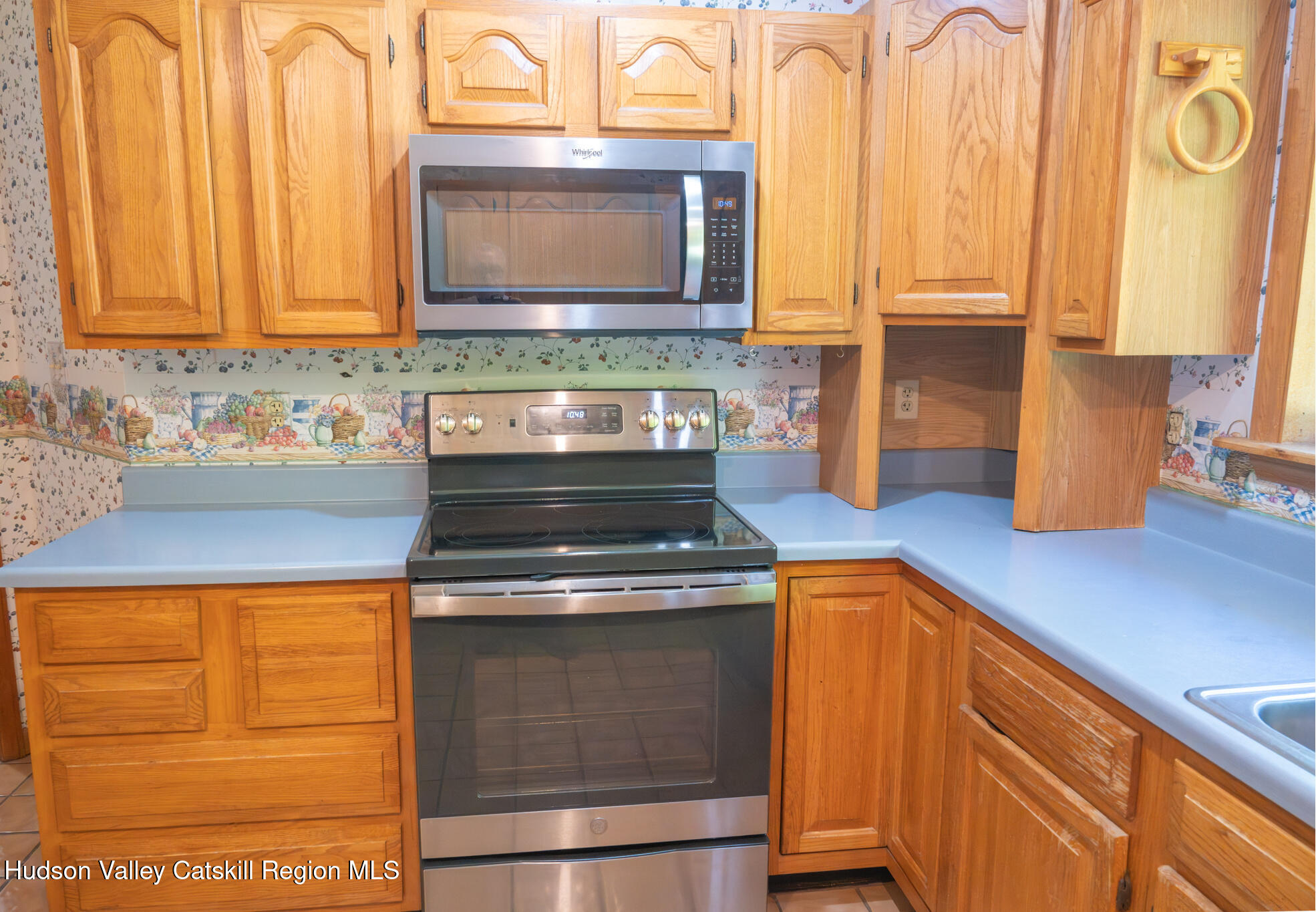 13 Waters Lane Stone Ridge, NY 12484 - Photo 11 of 31 13 Waters Kitchen appliances - Copy
