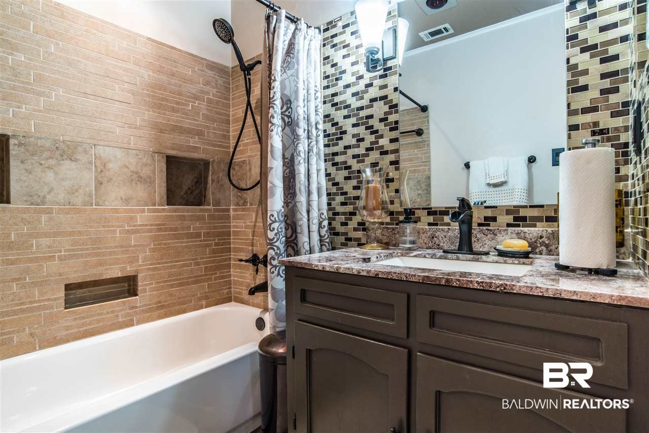 5766 Chester Court Mobile, AL 36609 - Photo 16 of 44