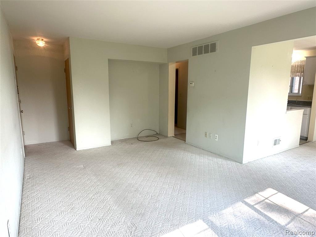 29330 Hoover Road, Unit 330 Warren, MI 48093 - Photo 5 of 31