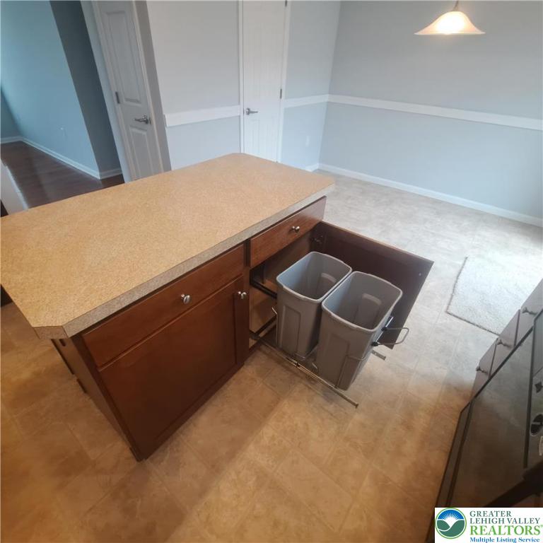 3813 Belcourt Road Easton, PA 18040 - Photo 15 of 25 a room with table and chair