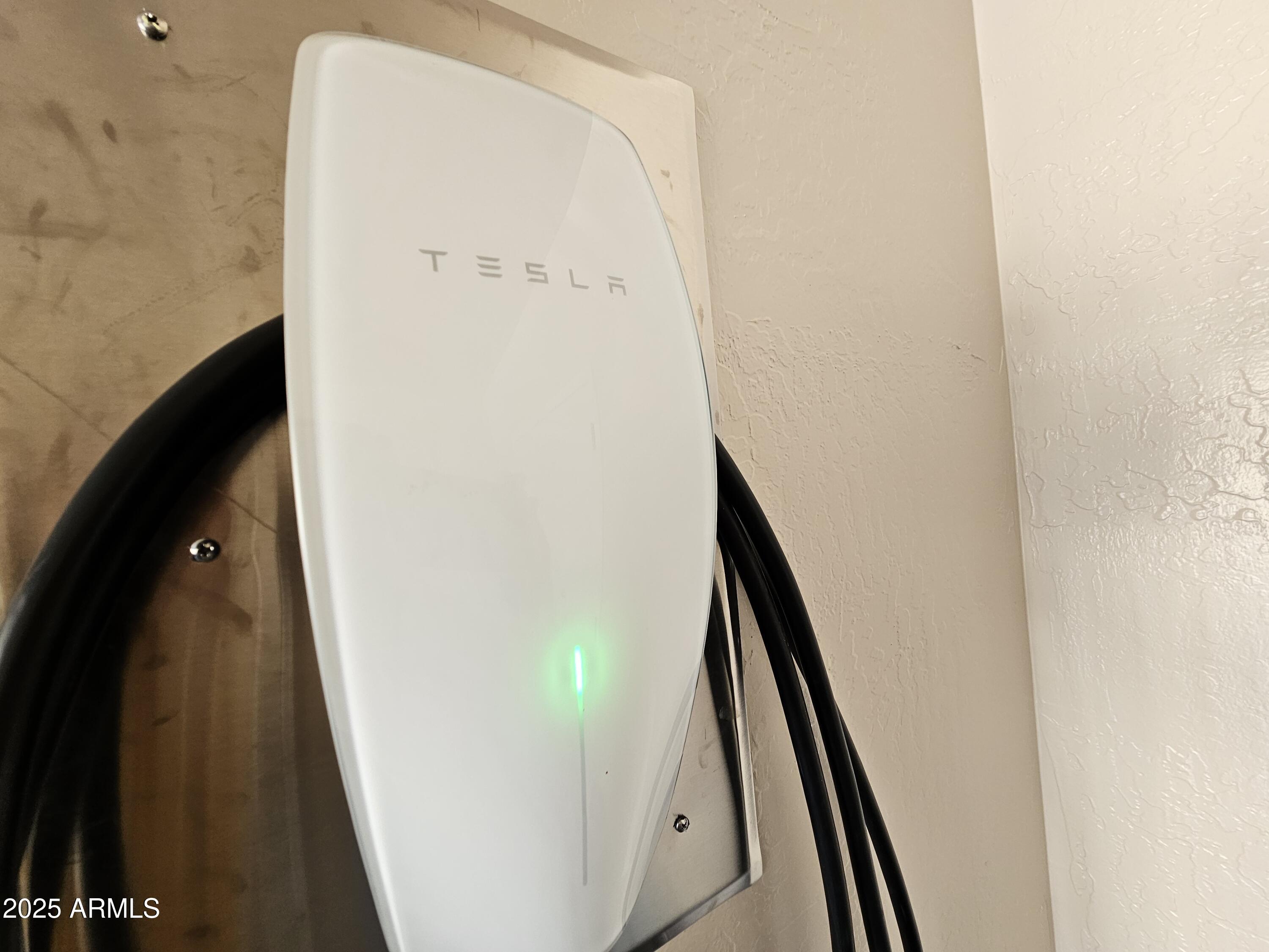 700 North Dobson Road, Unit 16 Chandler, AZ 85224 - Photo 65 of 94 Electric Vehicle Charging Port