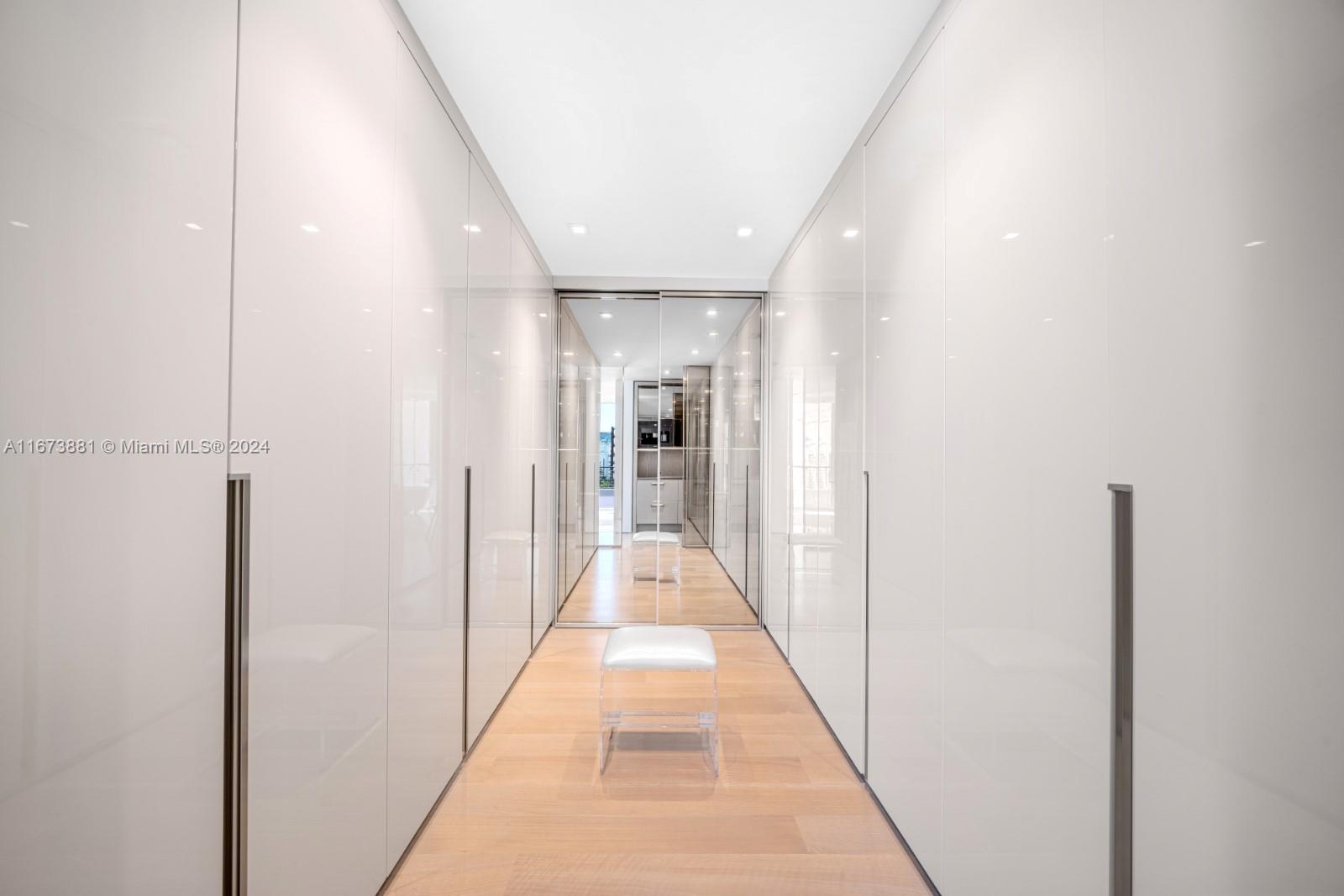 3651 Collins Avenue, Unit 800 Miami Beach, FL 33140 - Photo 20 of 33 a view of a hallway with a hallway