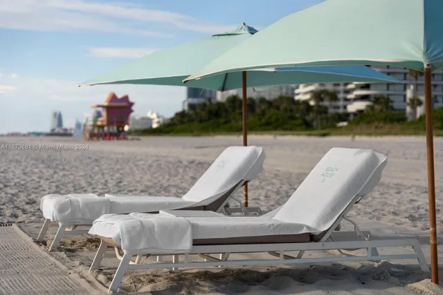 a very nice looking living room with furniture