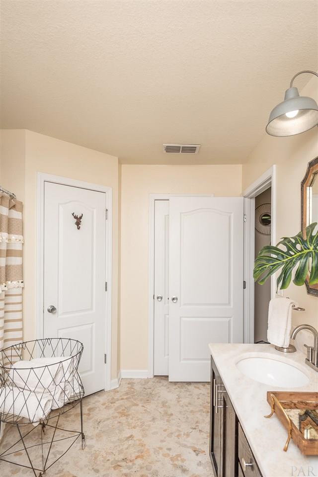 2149 Liberty Loop Road Cantonment, FL 32533 - Photo 12 of 17 Gallery Image 12