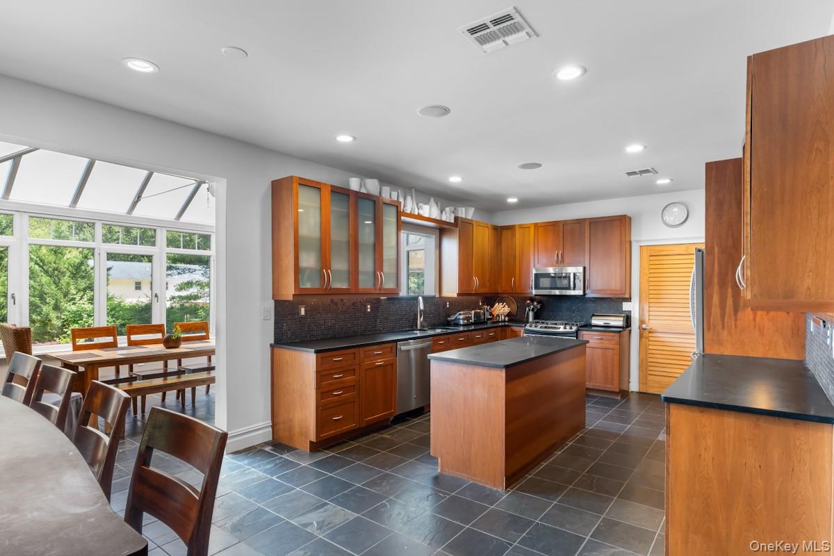 9 Ronwood Road Spring Valley, NY 10977 - Photo 14 of 48