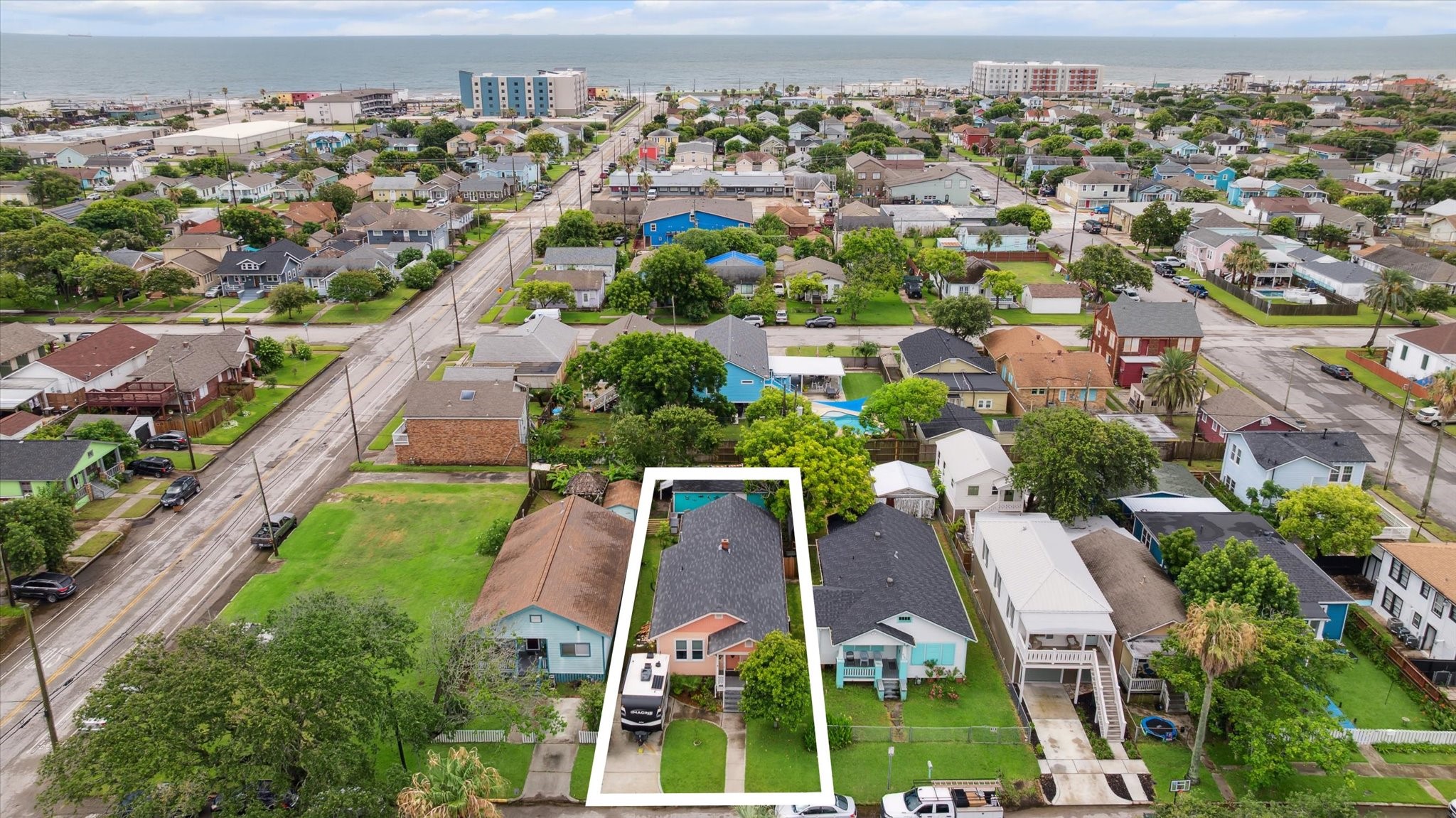 4109 Avenue R Galveston, TX 77550 - Photo 18 of 18 Just six blocks from the beach, this location offers easy access by foot, bike, or golf cart.
