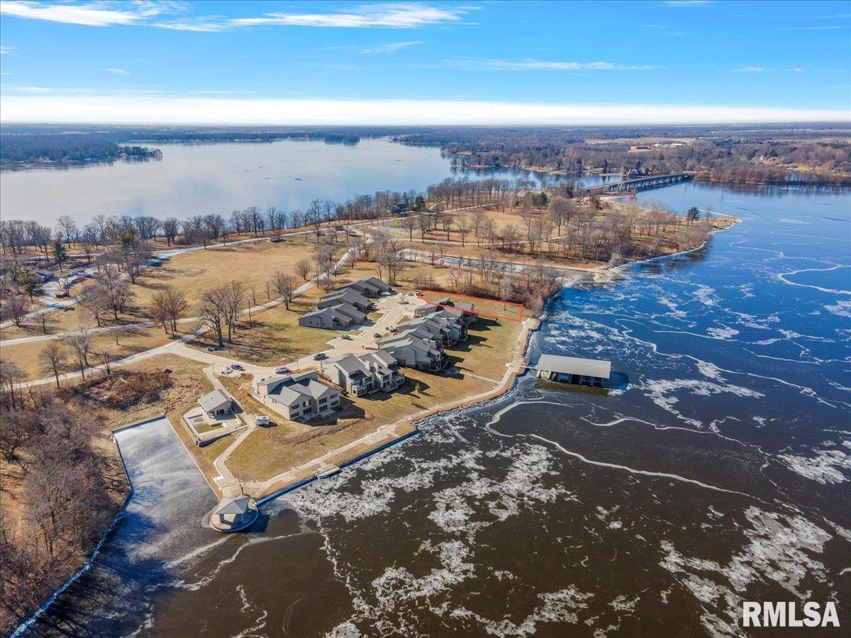 301-303 Harbor Point Place Springfield, IL 62712 - Photo 10 of 15 Gallery Image 10
