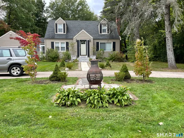 $425,000 | 1347 Hall Boulevard, Bloomfield, CT 06002